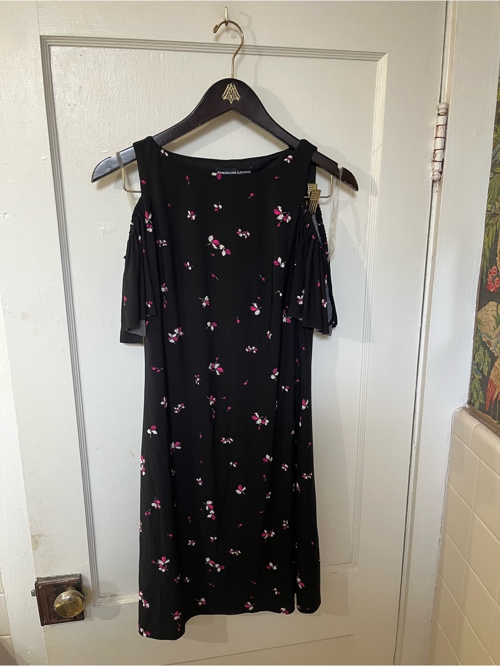 American Living Black Cold Shoulder Floral Shift Dress Size 4 EUC